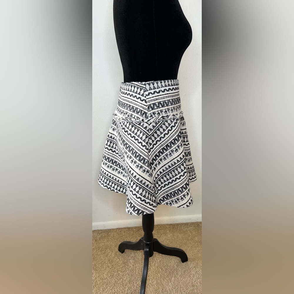 Banana Republic cream black Aztec tweed skater mini skirt lined zip back size 2 - Picture 4 of 9